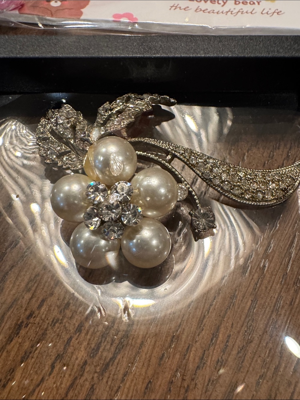 Pearl & Crystal Floral Brooch - Elegant Silver-Tone Women’s Jewelry